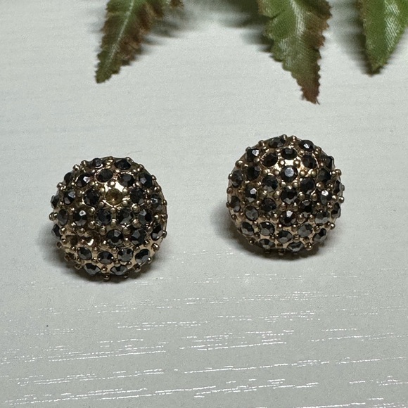 Vintage Post Earrings Gold Toned Round Design With Clear Rhinestones Used q - Picture 1 of 4